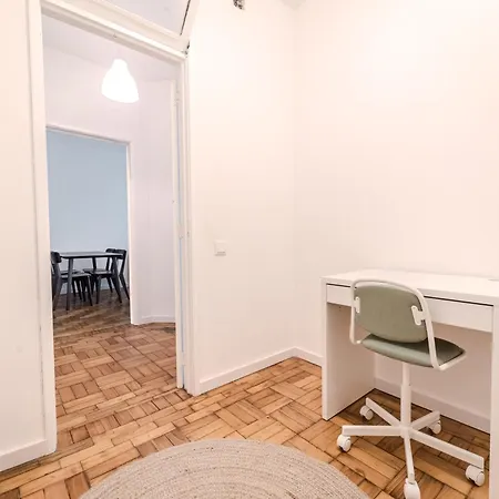 Urban Moura Flat By House And People アパート ブラガ