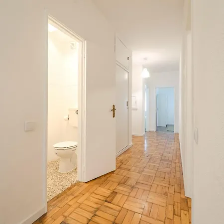 Urban Moura Flat By House And People