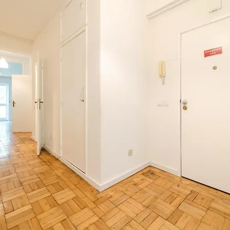 Urban Moura Flat By House And People * Μπράγκα
