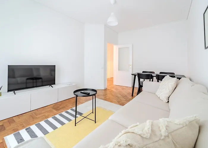 Urban Moura Flat By House And People アパート *