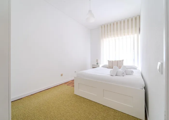Urban Moura Flat By House And People * Braga