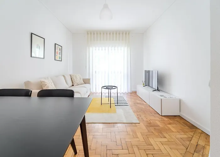 Urban Moura Flat By House And People アパート ブラガ