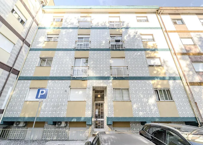 Urban Moura Flat By House And People *